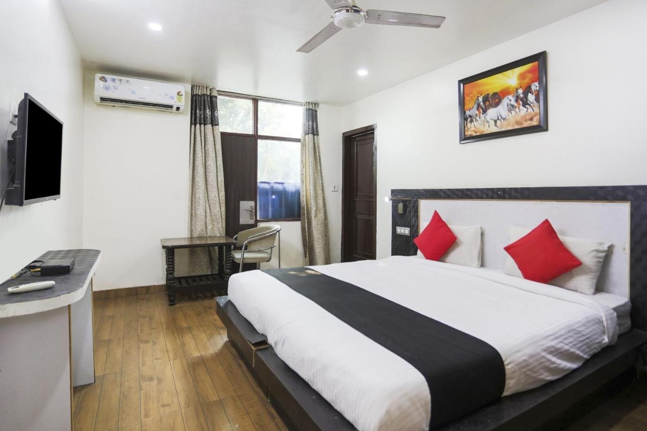 Hotel Capital O The Nest Expo Near Pvr Ansal Plaza Greater Noida Exterior foto