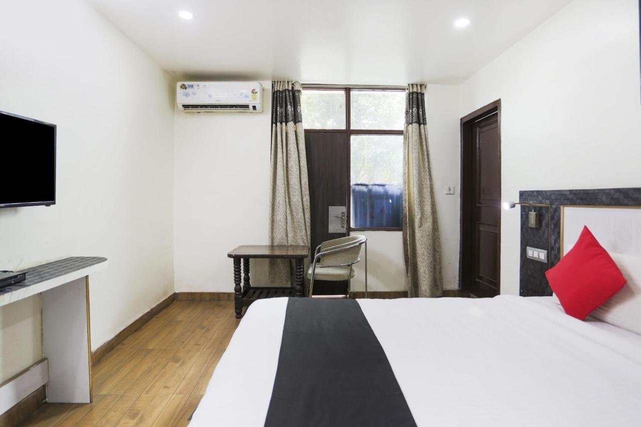 Hotel Capital O The Nest Expo Near Pvr Ansal Plaza Greater Noida Exterior foto